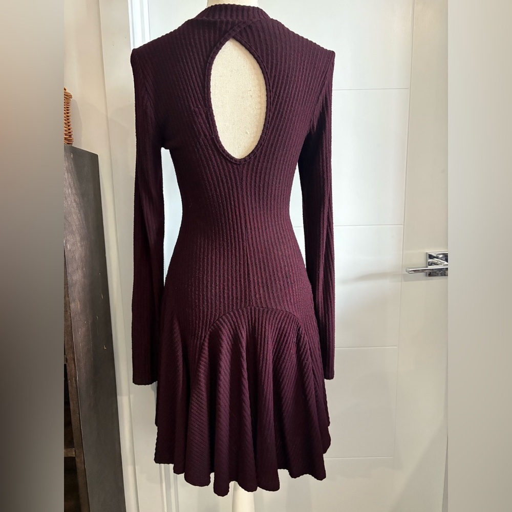 Lost & Wander Sz M Elegant Burgundy Ribbed Dress - Picture 5 of 8